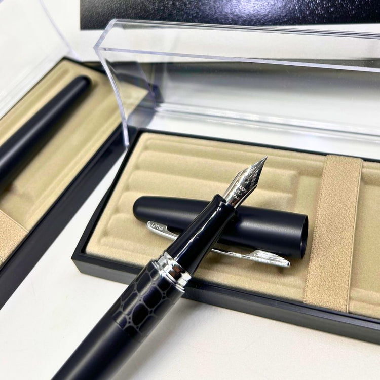 Pilot MR Series Fountain Pen with CON40 Converter Fine or Medium Nib